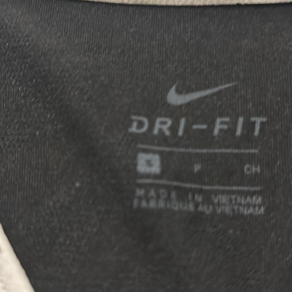NIKE TANK TOP BNWT. - Picture 3 of 4